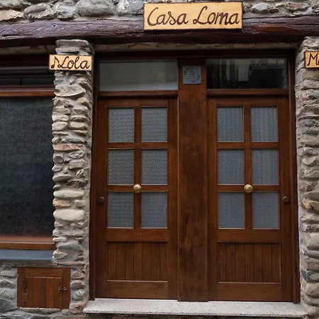 Casa Loma Lola *